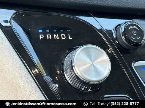 Used 2023 Chrysler Voyager LX FWD image 37