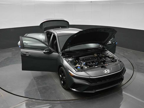 New 2026 Hyundai Elantra SEL Sport FWD image 43