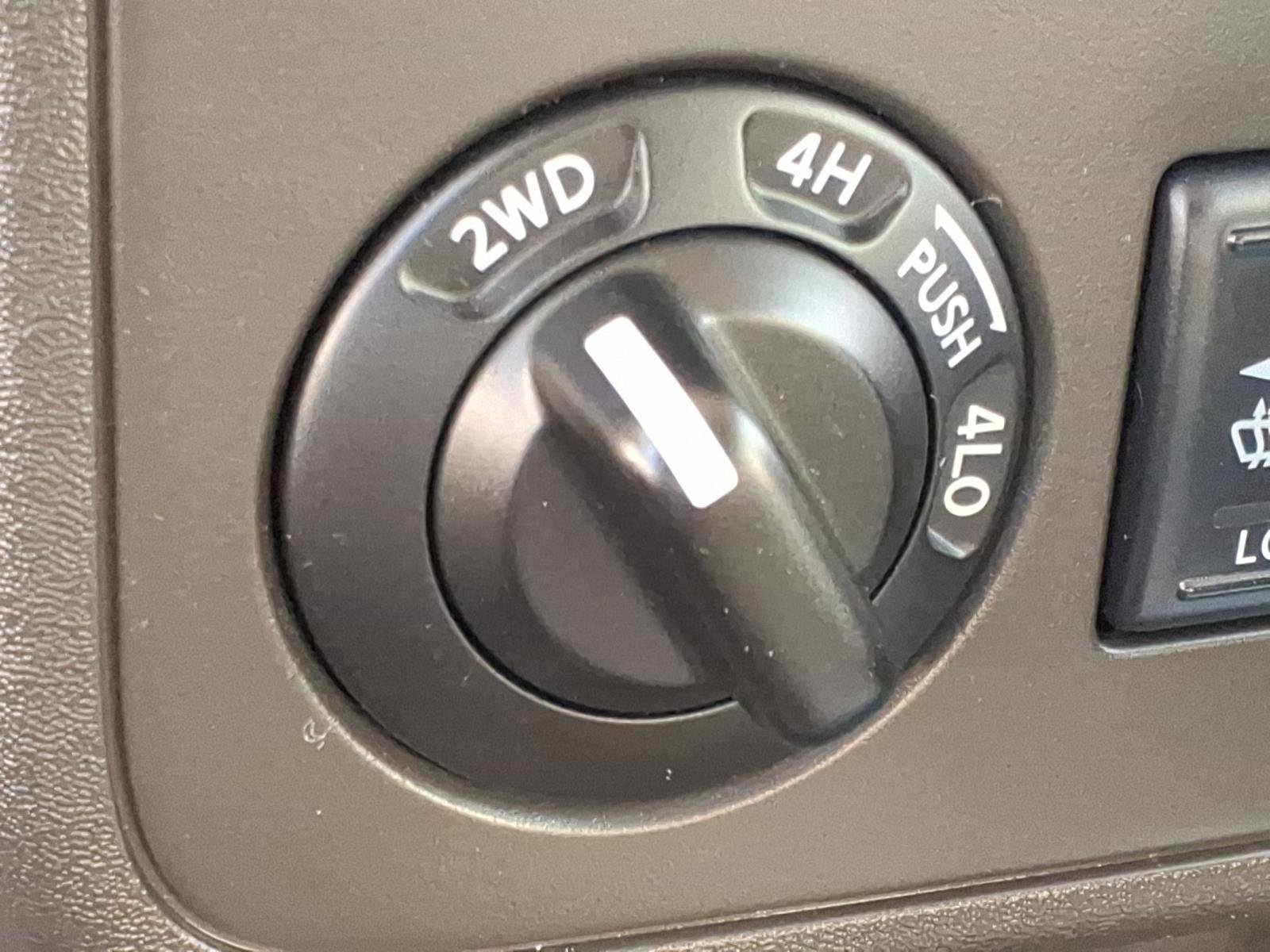Used 2013 Nissan Frontier PRO-4X w/ Pro-4x Luxury Pkg AWD/4WD image 9