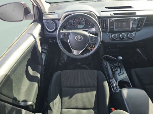 Used 2016 Toyota RAV4 LE image 4