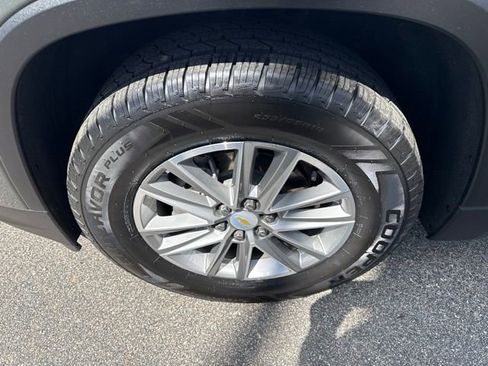Used 2023 Chevrolet Traverse LT AWD/4WD image 46