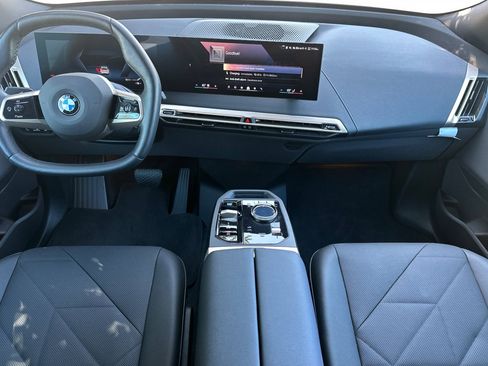Used 2026 BMW iX xDrive45 w/ Premium Package image 17