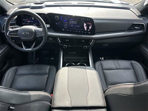 Used 2025 Chevrolet Suburban RST image 19