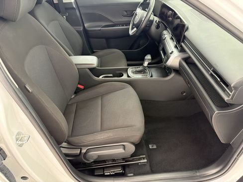 Used 2025 Hyundai Kona SEL FWD image 24