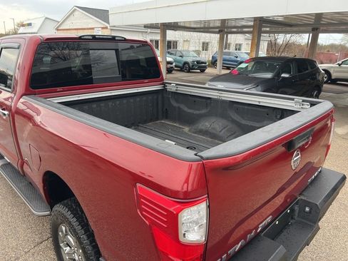 Used 2019 Nissan Titan SV w/ SV Convenience Package image 33
