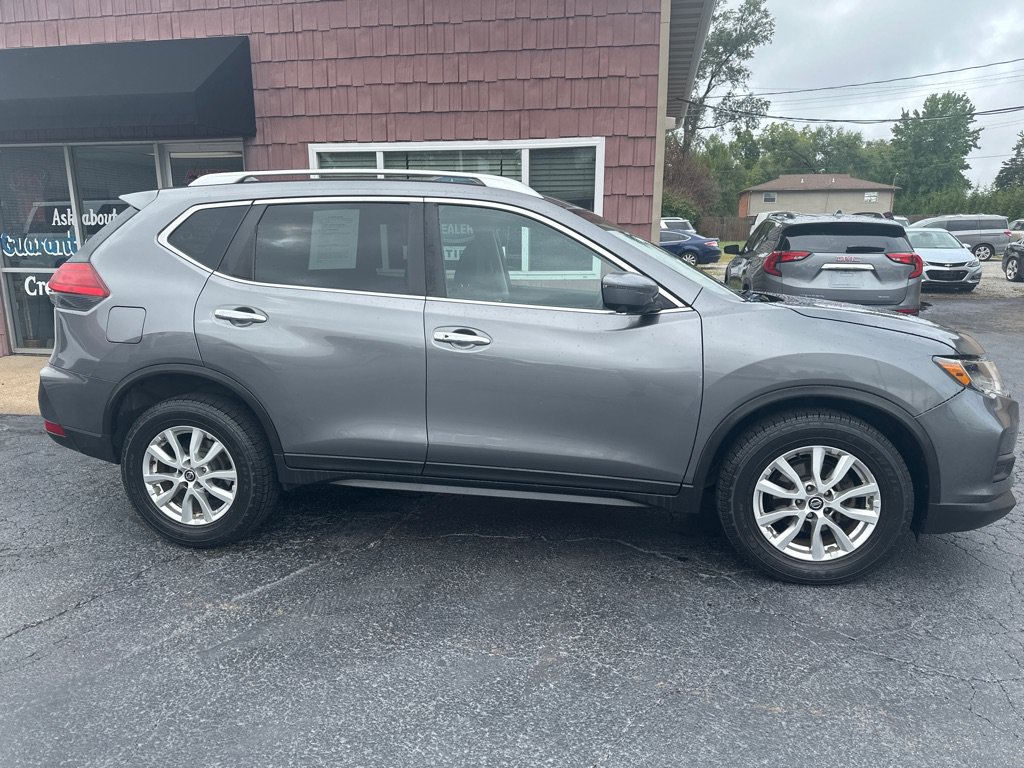 Used 2017 Nissan Rogue SV w/ SV Premium Package AWD/4WD image 6