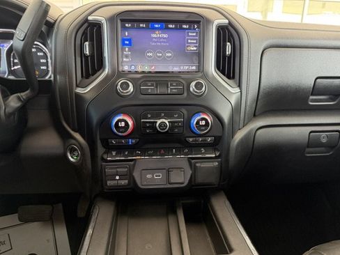Used 2020 GMC Sierra 2500 AT4 w/ AT4 Premium Package AWD/4WD image 16