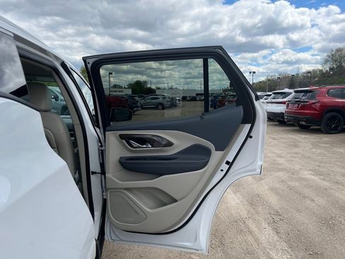 Used 2023 GMC Terrain Denali w/ LPO, Floor Liner Package AWD/4WD image 32