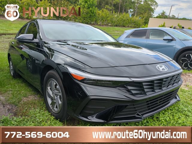 Certified 2026 Hyundai Elantra SE FWD image 1