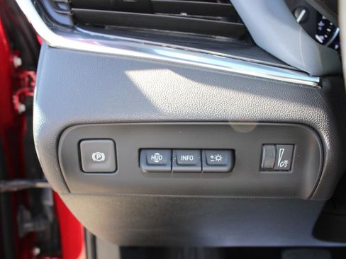 Used 2024 Buick Enclave Premium image 13