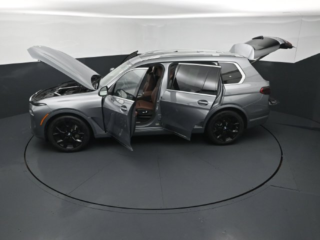 Used 2025 BMW X7 xDrive40i w/ Executive Package AWD/4WD image 27