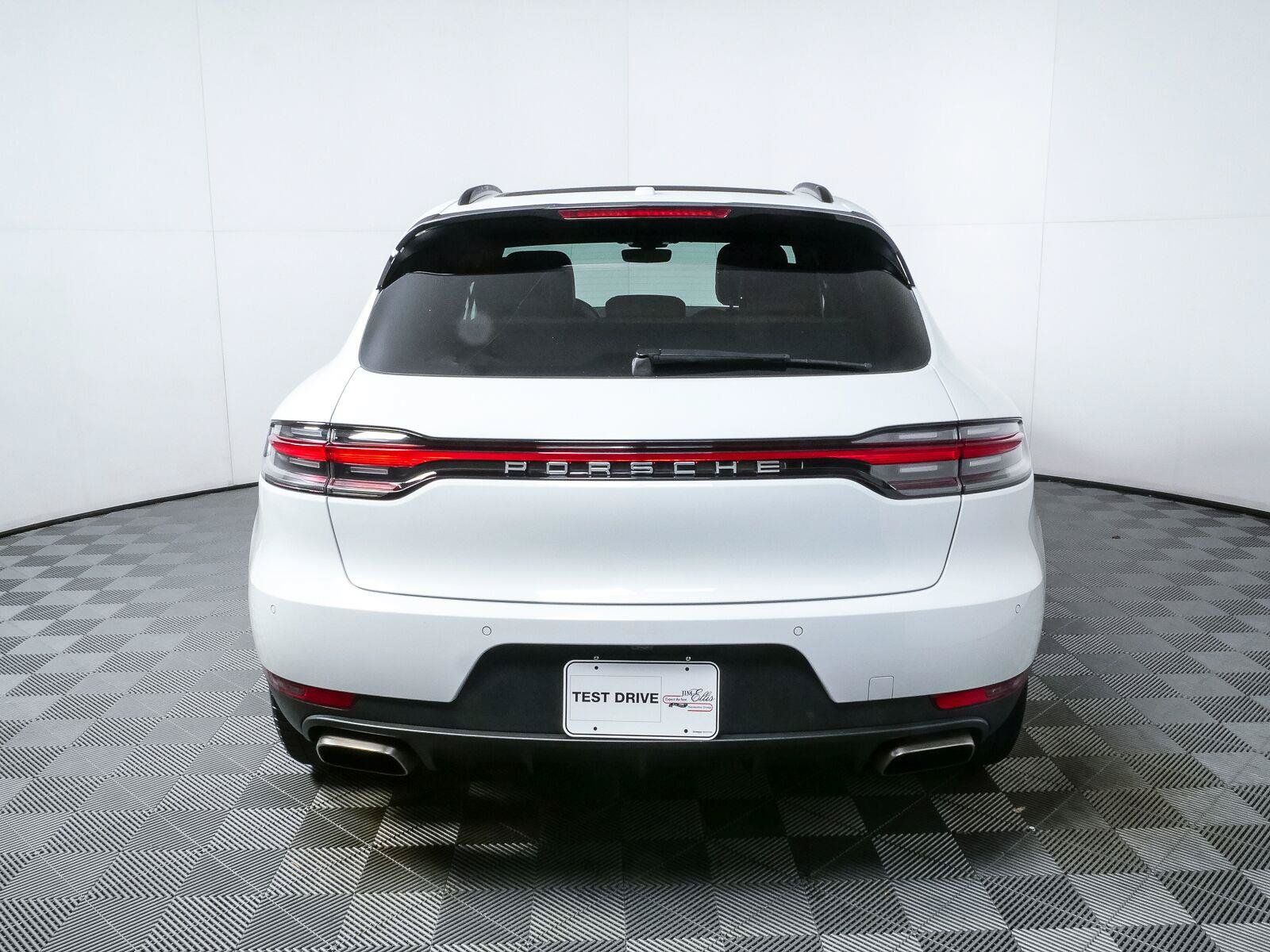 Certified 2021 Porsche Macan AWD/4WD image 31