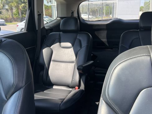 Used 2025 Kia Telluride S image 18