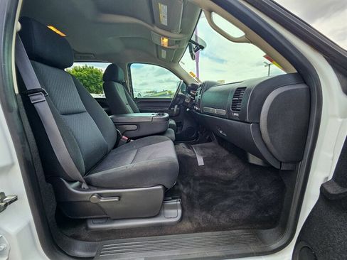 Used 2014 Chevrolet Silverado 2500 LT w/ Interior Plus Package AWD/4WD image 13