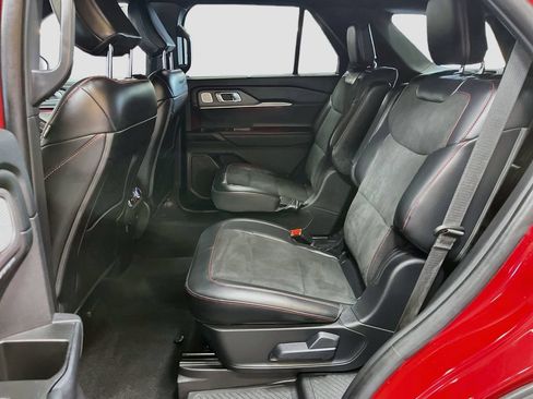 Used 2025 Ford Explorer ST AWD/4WD image 25