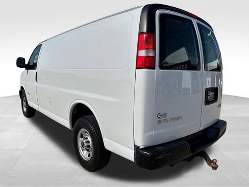 Certified 2021 GMC Savana 2500 w/ Driver Convenience Package RWD image 5