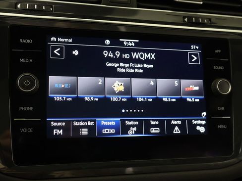 Used 2022 Volkswagen Tiguan SE R-Line AWD/4WD image 46