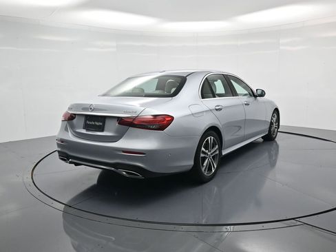 Used 2021 Mercedes-Benz E 350 4MATIC Sedan image 30