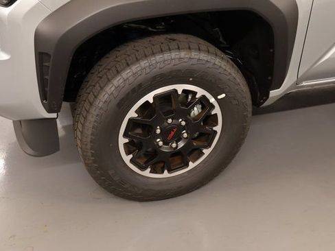 New 2025 Toyota Tacoma TRD Off-Road w/ TRD Off Road Upgrade Package AWD/4WD image 6