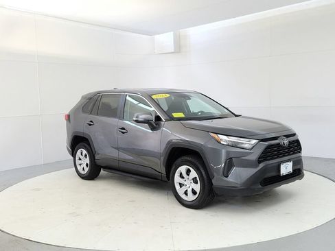 Used 2024 Toyota RAV4 LE AWD/4WD image 6
