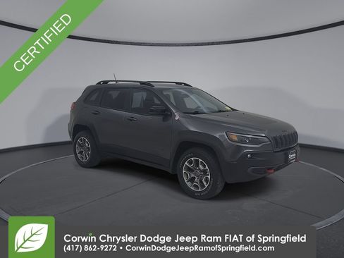 Used 2022 Jeep Cherokee Trailhawk w/ Trailer Tow Group AWD/4WD image 3