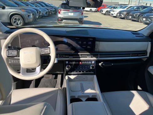 Used 2025 Hyundai Santa Fe SEL image 32