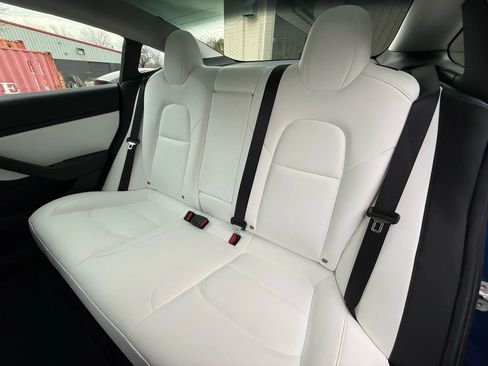 Used 2020 Tesla Model 3 Long Range image 16