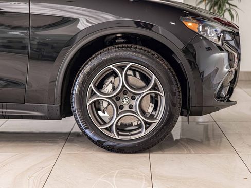 New 2025 Alfa Romeo Stelvio Sprint image 10