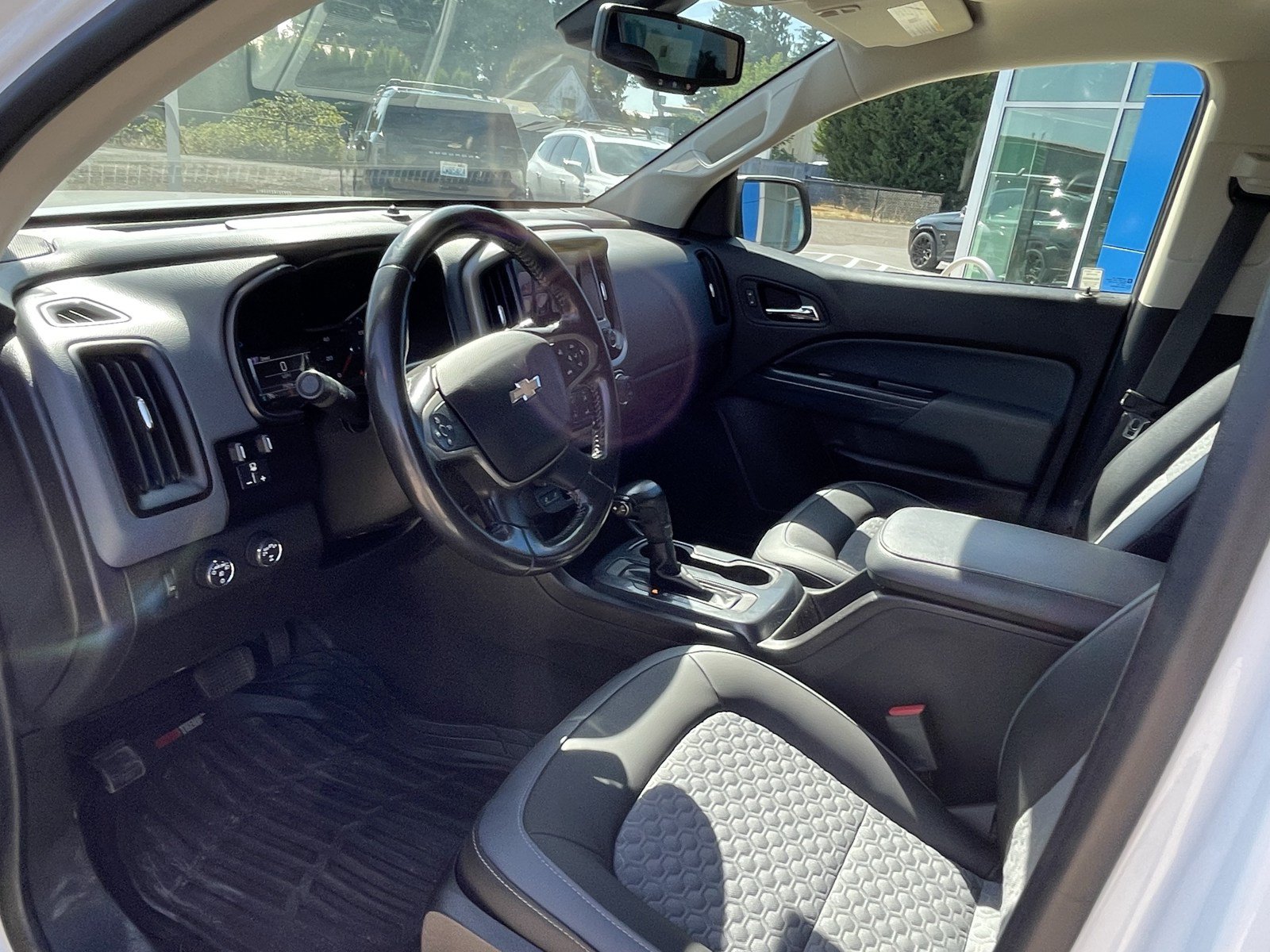 Used 2017 Chevrolet Colorado Z71 AWD/4WD image 11