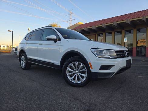 Used 2018 Volkswagen Tiguan S image 1