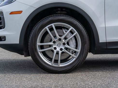 Certified 2023 Porsche Cayenne image 11