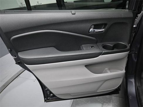 Used 2021 Honda Pilot Touring image 33
