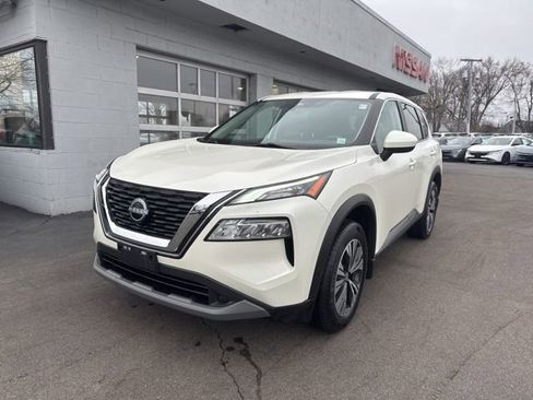 Used 2023 Nissan Rogue SV image 5