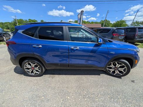 Used 2021 Kia Seltos SX w/ SX Sunroof Package AWD/4WD image 7
