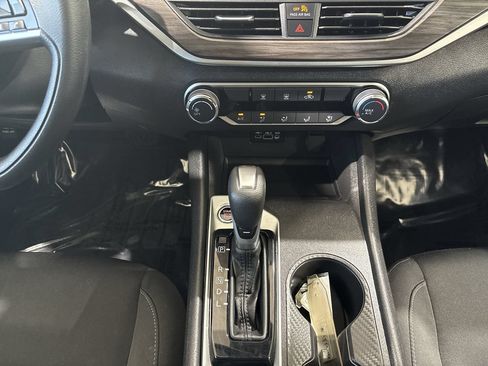 Used 2025 Nissan Altima 2.5 SV FWD image 20