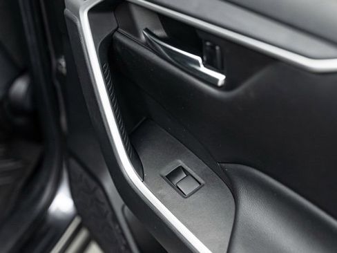 Used 2021 Toyota RAV4 XLE image 29