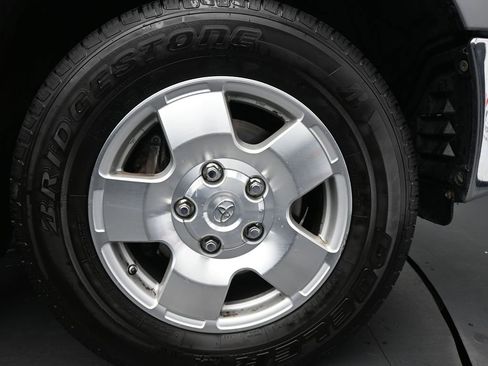 Used 2011 Toyota Tundra 4x4 Double Cab image 11