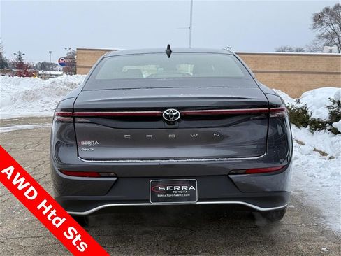 Used 2023 Toyota Crown XLE image 4