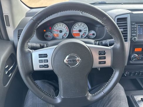 Used 2019 Nissan Frontier PRO-4X image 12
