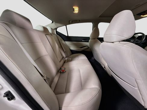 Used 2022 Nissan Altima 2.5 SV w/ SV Premium Package FWD image 27