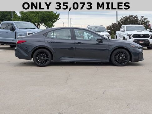 Used 2025 Toyota Camry SE FWD image 4