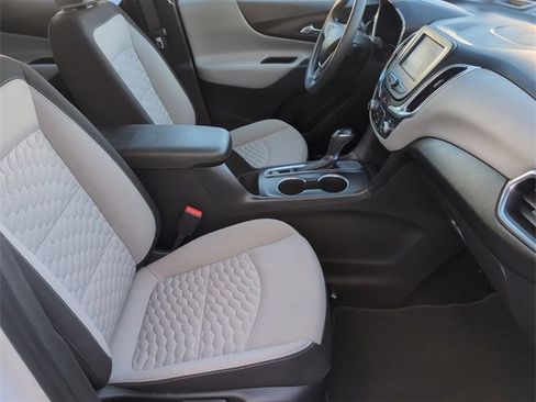 Used 2021 Chevrolet Equinox LS image 26