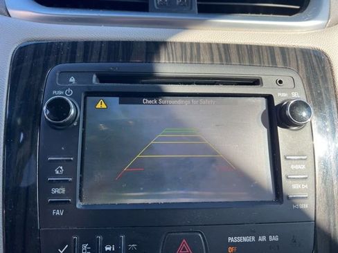 Used 2014 Chevrolet Traverse LT image 18