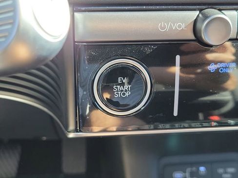 New 2026 Hyundai Ioniq 5 SEL image 9