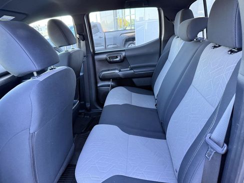 Certified 2021 Toyota Tacoma TRD Off-Road w/ Technology Package AWD/4WD image 18