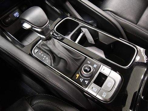 Certified 2021 Kia Telluride EX w/ EX Premium Package AWD/4WD image 28