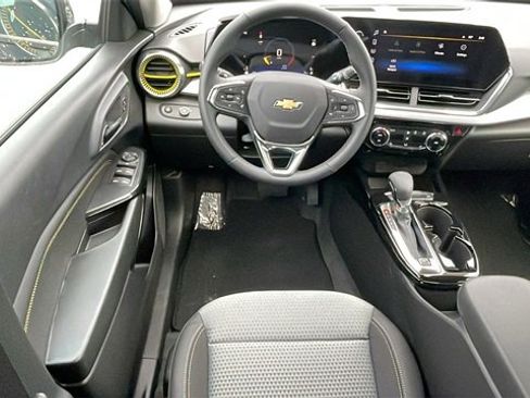 New 2026 Chevrolet Trax LT w/ Driver Confidence Package image 13