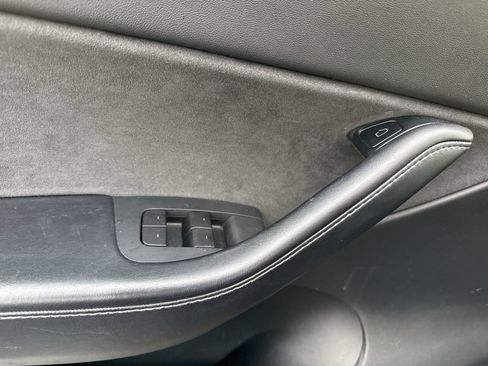 Used 2021 Tesla Model Y Long Range image 14