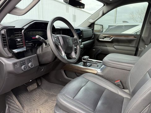 Used 2023 Chevrolet Silverado 1500 LT Trail Boss w/ LT Trail Boss Premium Package image 14