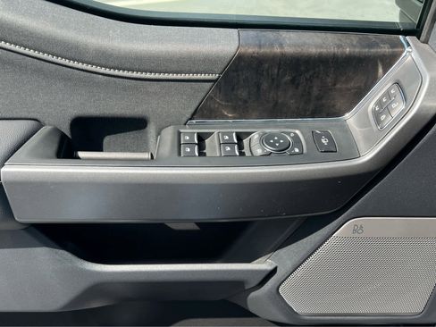 New 2026 Ford F250 Lariat w/ Black Appearance Package image 32